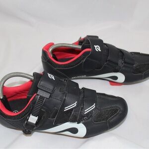 PELOTON Unisex Cycling Shoes Size 42 With Cleats Men's Size 9 Women's Size 11
